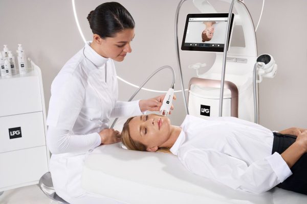 Trattamento LPG viso su donna